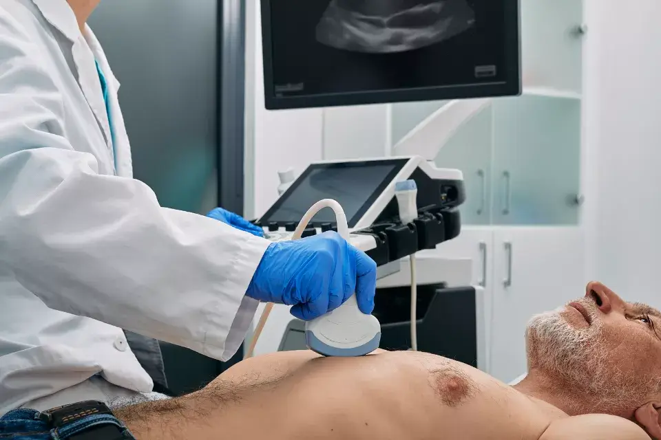 consult cardiologic complet cu evaluarea inimii și investigații cardiologice