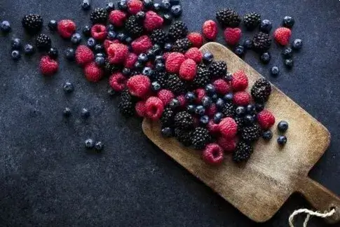 Fructe de pădure bogate în antioxidanți benefice pentru sănătatea vaselor de sânge și a inimii